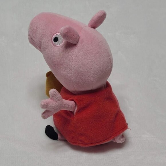 TY Peppa Pig Plush Holding Teddy Bear Beanie Baby 6” 2015 Pink Pig - Picture 5 of 10